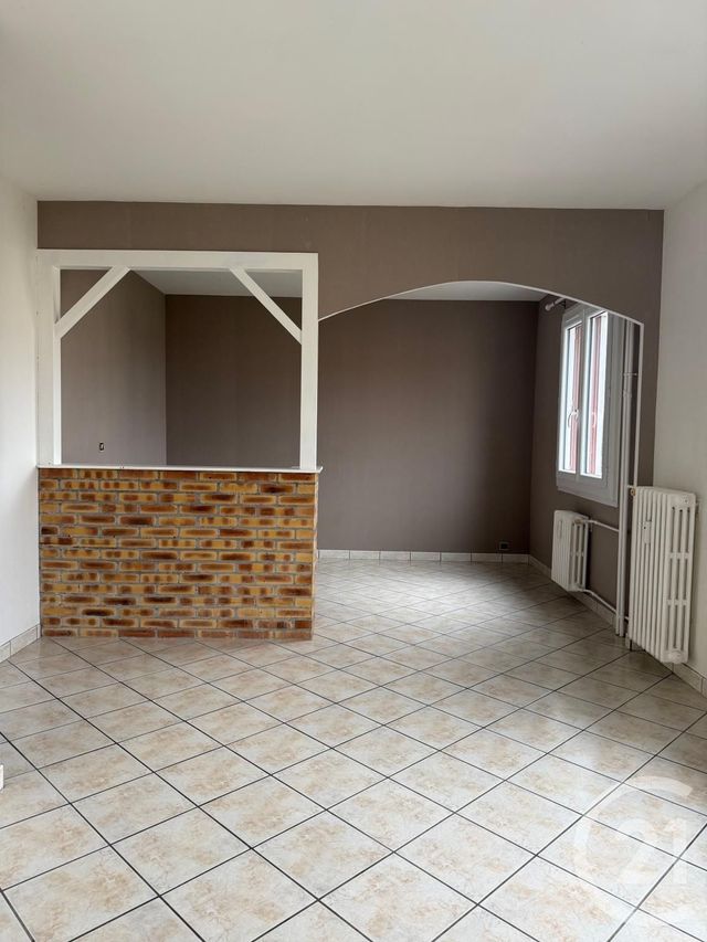 Appartement F3 à louer - 3 pièces - 73.0 m2 - DECIZE - 58 - BOURGOGNE - Century 21 Confluences
