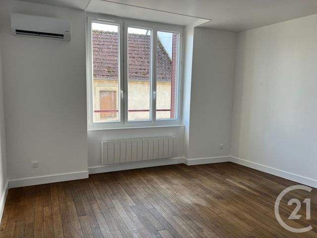 Appartement à louer - 3 pièces - 74.4 m2 - ST SAULGE - 58 - BOURGOGNE - Century 21 Confluences