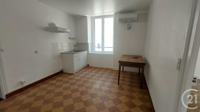 Appartement à louer - 3 pièces - 74.4 m2 - ST SAULGE - 58 - BOURGOGNE - Century 21 Confluences