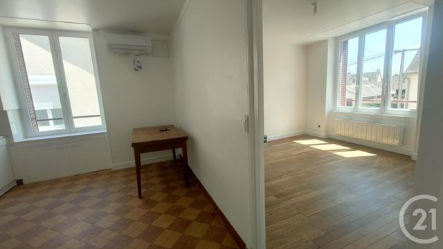 Appartement à louer - 3 pièces - 74.4 m2 - ST SAULGE - 58 - BOURGOGNE - Century 21 Confluences