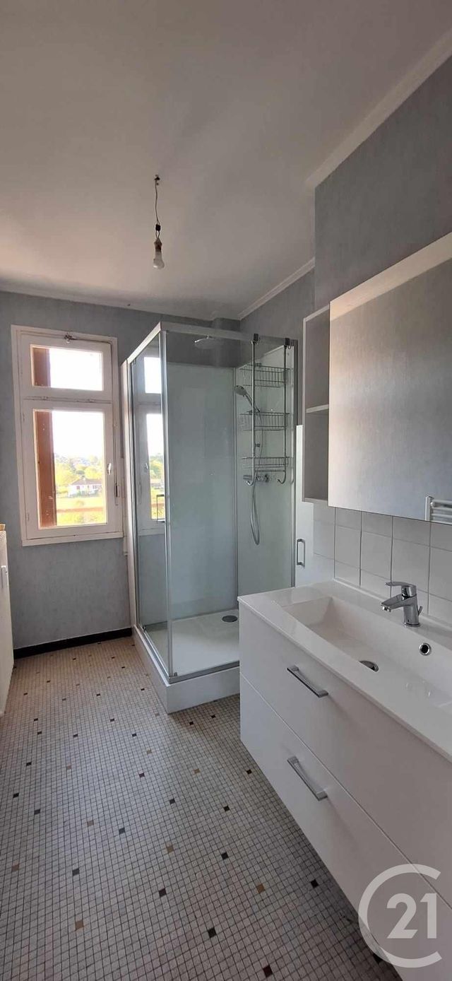 Appartement F4 à vendre - 4 pièces - 72.32 m2 - DECIZE - 58 - BOURGOGNE - Century 21 Confluences